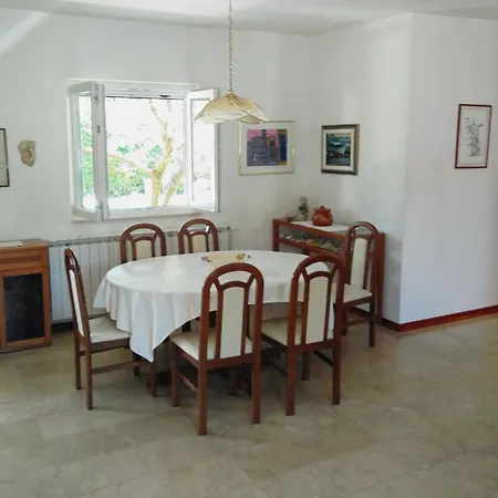 Apartment With Swimming Pool Mavarstica, Ciovo - 2053