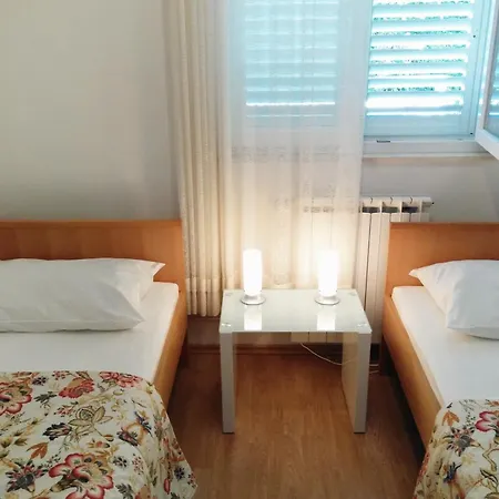 With Swimming Pool Mavarstica - Ciovo - 2053