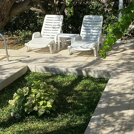 Apartament With Swimming Pool Mavarstica - Ciovo - 2053 *