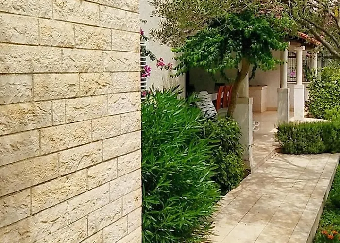 With Swimming Pool Mavarstica - Ciovo - 2053 Διαμέρισμα Τρογκίρ