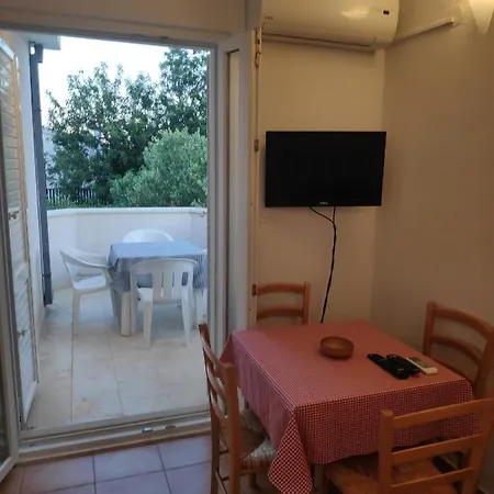 With Swimming Pool Mavarstica - Ciovo - 2053 شقة تروغير