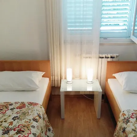 شقة With Swimming Pool Mavarstica - Ciovo - 2053 تروغير