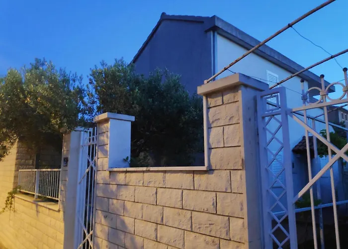 With Swimming Pool Mavarstica - Ciovo - 2053 公寓 *